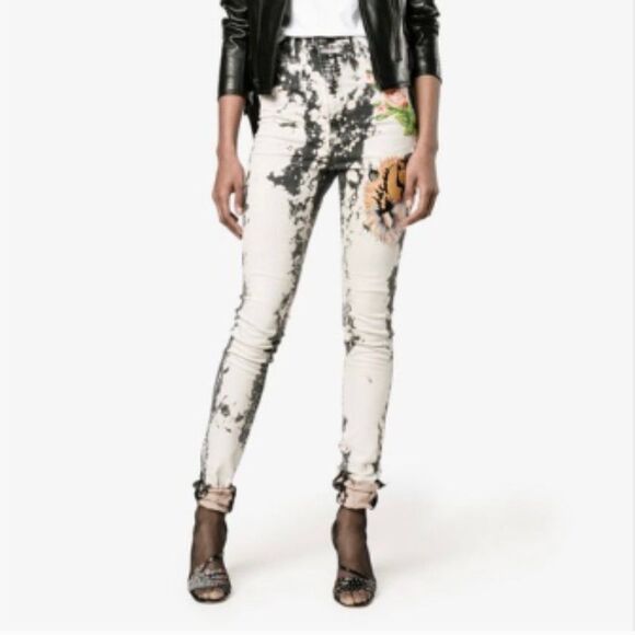 Gucci Denim - GUCCI Tiger Flower Embroidery Bleach Jeans